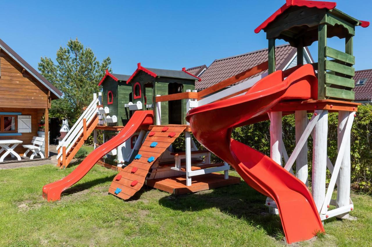 Domki Rekin Podgrzewany Basen Z Brodzikiem Oraz Klimatyzacja Rewal Exterior photo